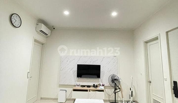 For Quick Sale: 2-Story House in Catriona Suvarna Sutera Cluster, Tangerang