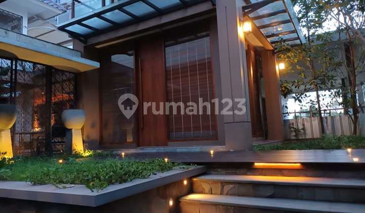 Dijual Cepat Rumah 2 Lantai di Cluster Heliconia de Park BSD, Tangerang Selatan