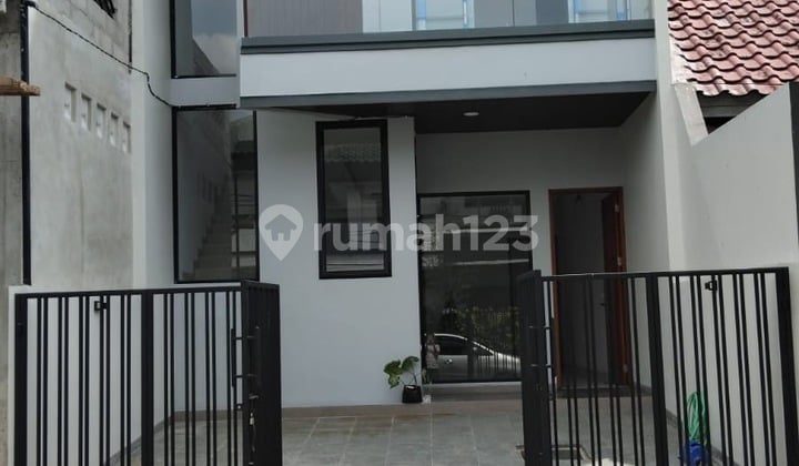 Rumah 2 Lantai di Serpong Villa Melati Mas, Tangerang Selatan