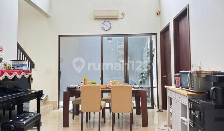 Disewa Cepat Rumah 2 Lantai Furnished di BSD, Tangerang Selatan