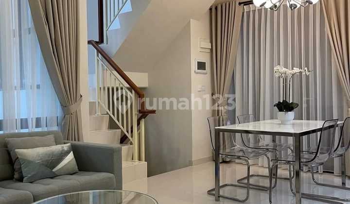 House for Sale in Greenwich Whelford, BSD