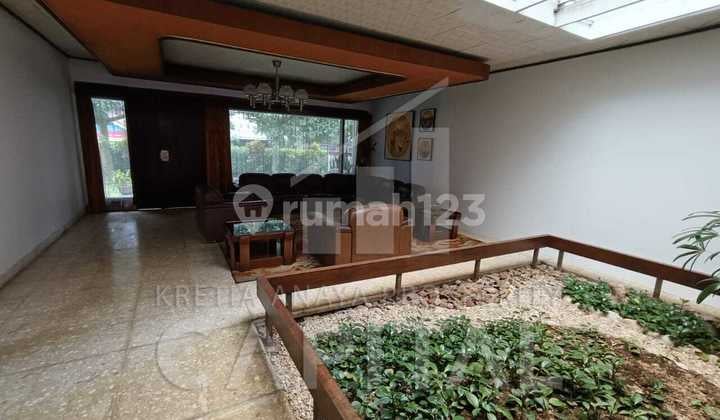 Rumah Siap Huni Kokoh terawat di Gegerkalong Hilir