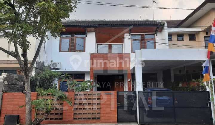 Rumah nyaman 2 lantai siap huni di Antapani