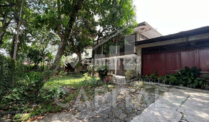 Rumah Tua di Sayap Sukajadi Hitung Tanah