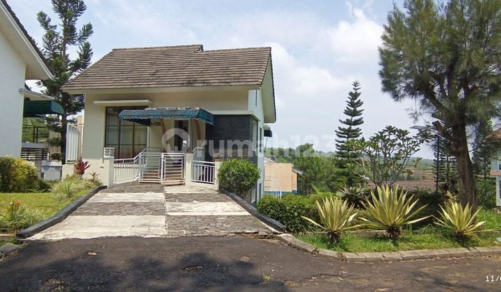Villa 2 Lantai Bagus Fully Furnished View Pegunungan Siap Huni