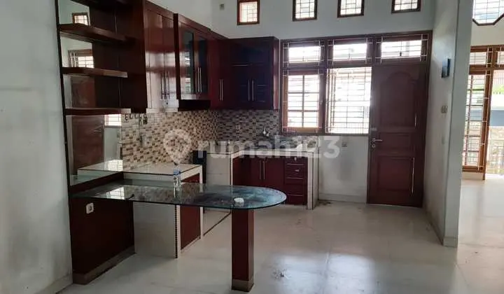 Rumah Siap Huni 8X6 2Lt High Celling Pelangi Merah Kelapa Gading