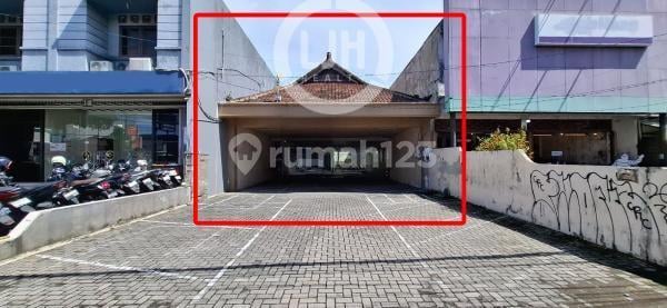 Shophouse For Lease At Gatot Subroto Tengah, Located In Main Road With Wide Access, Suitable For Business, Close To Lumintang Park And Living World