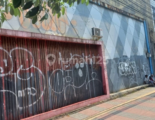 Rumah Hitung Tanah di Sudirman Mainroad, Bandung