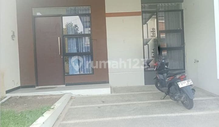 Ready-to-Occupy 2-Story Sherwood House in Taman Kopo Indah V