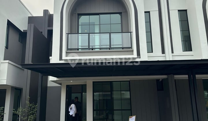 New House Just Built, Still Fresh, Never Been Occupied in Hiera BSD City.
