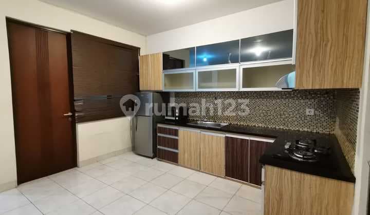 Jual Cepat Rumah Lokasi Strategis di Greencove
