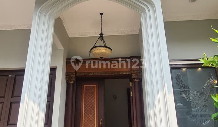 Di jual cepat rumah 2,5 lantai di Puri Indah Jakarta Barat