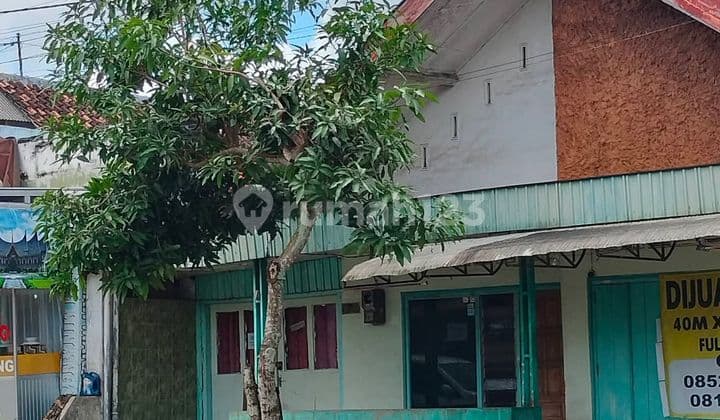 Rumah di Deket Pasar Cocok Buat Usaha dan Tempat Tinggal