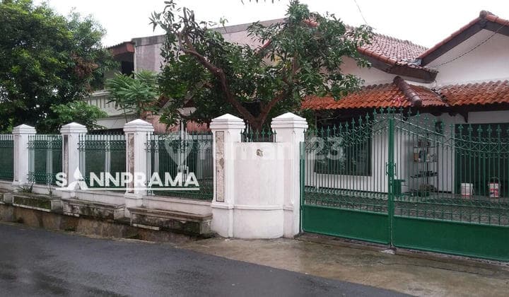 Rumah Mewah Bagus di Jl Ceger, Jakarta Timur