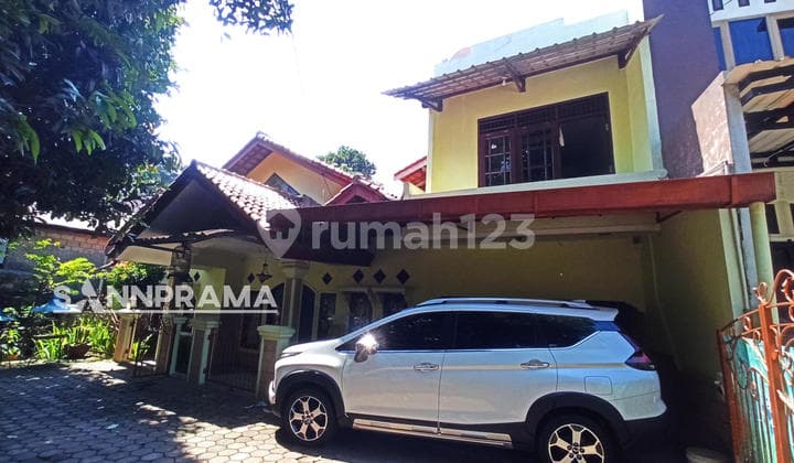 Luxury Corner House Safe and Serene in Mampang Indah 2 Depok