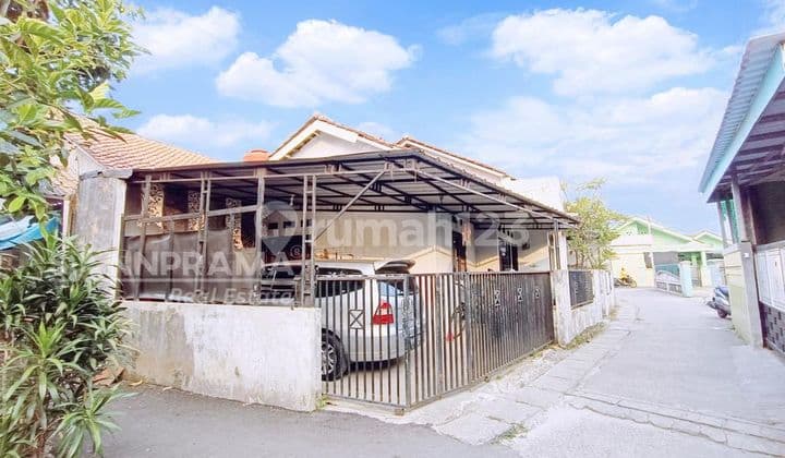 Rumah Hook Pusat Kota Depok dengan Inner Garden (rn)