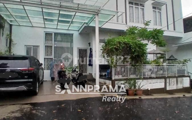 Rumah Mewah 2,5 Lantai di Bellacasa Depok -Imelin-