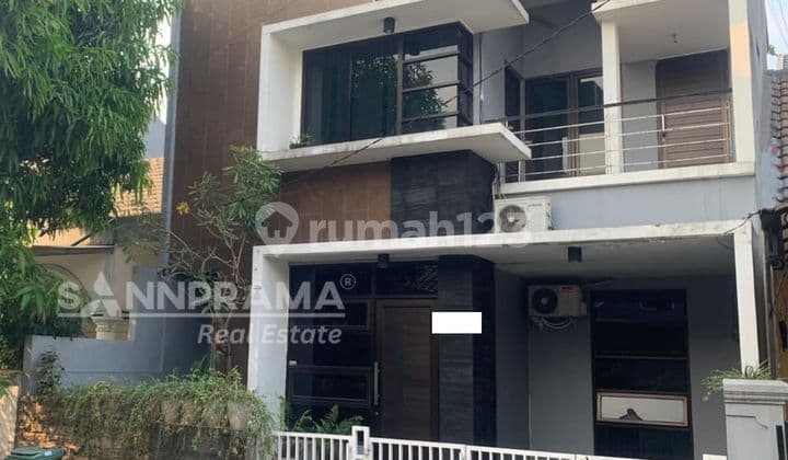Rumah Luas 4 Kamar Dalam Komplek Jatijajar -Fsl-