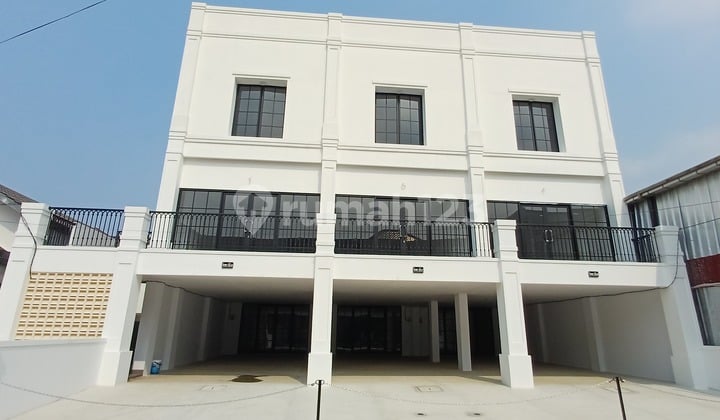 Ruko 3 Lantai Bagus Strategis Jl H. Nawi Raya Jkt Sel