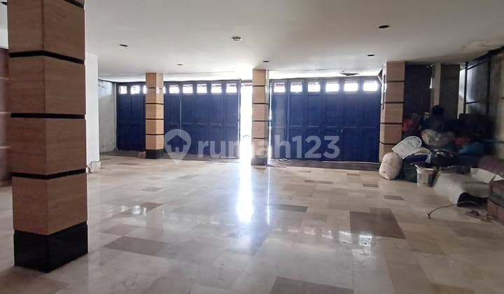 Ruang Usaha Lokasi Premium Jl. Raya Fatmawati,pinggir Jalan