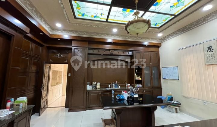 Dijual Rumah Bagus Furnished Komplek Taman Anggrek, Jalan Teuku Amir Hamzah, Surat SHM, Medan Barat