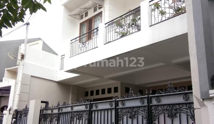 Rumah di tebet timur dalam disewakan segera