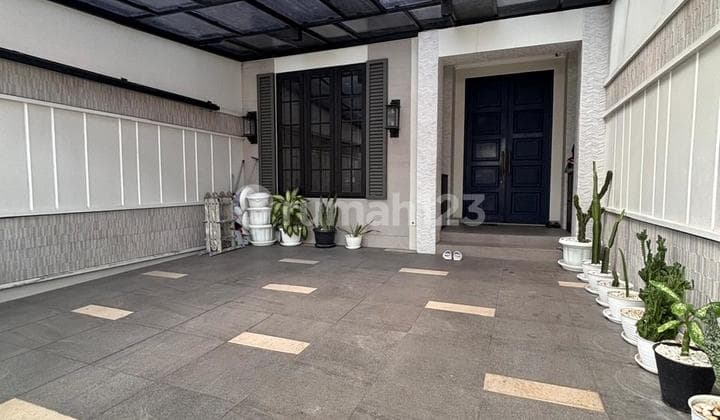 Hot Listing Kebayoran Baru! Rumah 2,5 Lantai Siap Huni