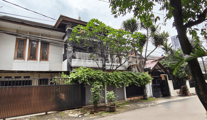 Rumah 2 Lantai Siap Huni di Tebet | Lokasi Strategis & Nyaman