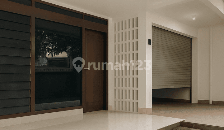 Disewa Rumah Di Tebet - Jalan Lebar, Lokasi Strategis Jakarta Selatan