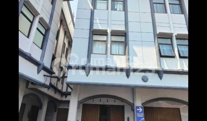 Dijual Ruko 3 LT di Thamrin Square. Shgb. Bagus
