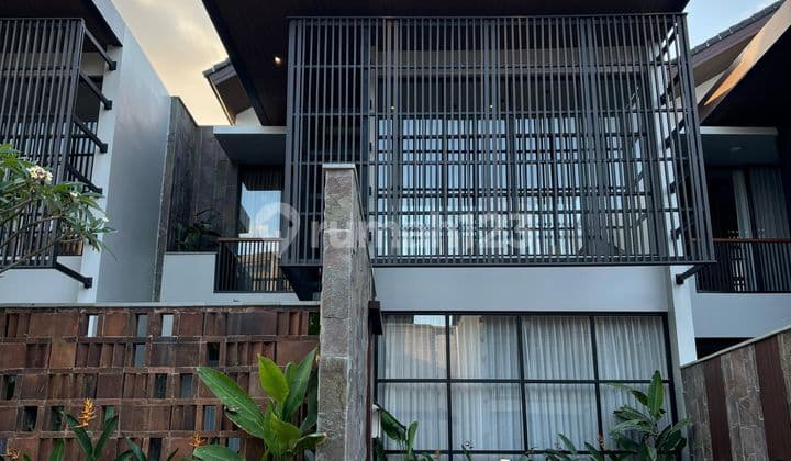 Dijual Rumah Mewah 2 Lantai di Canggu Bali SHM Baru