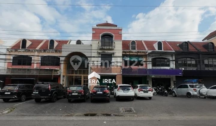 Ruko 3 lantai di pusat bisnis Solo Baru area the Park Mall