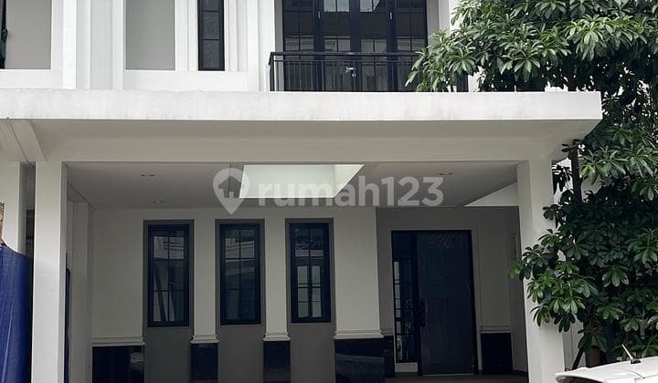 Rumah 3 Lantai Cluster Winona Full Marmer Siap Huni