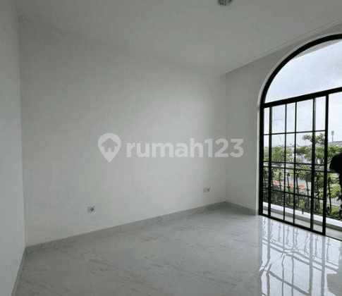 Rumah 2 Lantai Cluster Orchestra Bagus 10x15