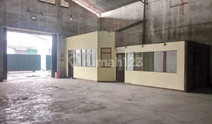 Gudang Siap Pakai Kayu Besar Kapuk Kamal Akses Cont 40feet