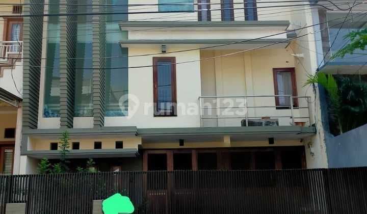 Dijual Rumah 4 Lantai Murah di Kelapa Gading Jakarta Utara