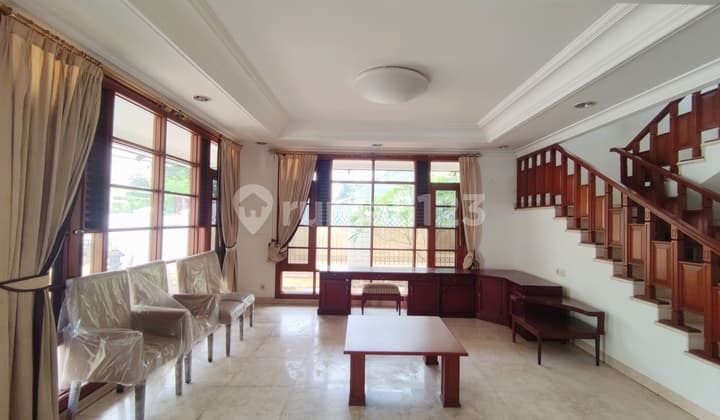 Kedoya Baru House in a Complex, Hook Position, Well-Maintained, West Jakarta