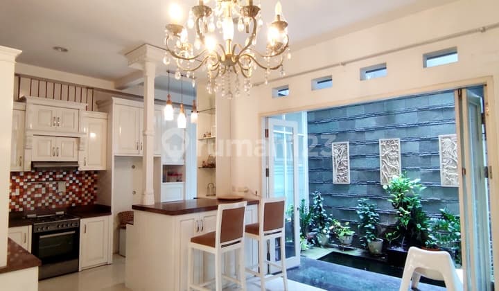 Kelapa Dua Migas Complex 20 House, Kebon Jeruk, West Jakarta