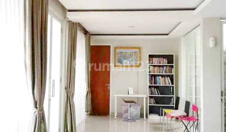 Comfortable and Lush Garden House in Meruya Ilir, West Jakarta