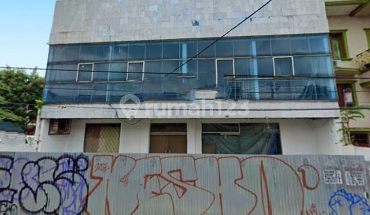 Ruko Kemanggisan Gandeng 3 Lantai di Jalan Utama Jakarta Barat