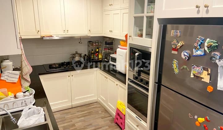 Kedoya Elok Apartment 3 BR Semi Furnished West Jakarta