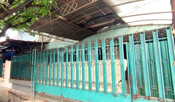 Duri Kepa House Size 16.5x20 Row Wide Road West Jakarta