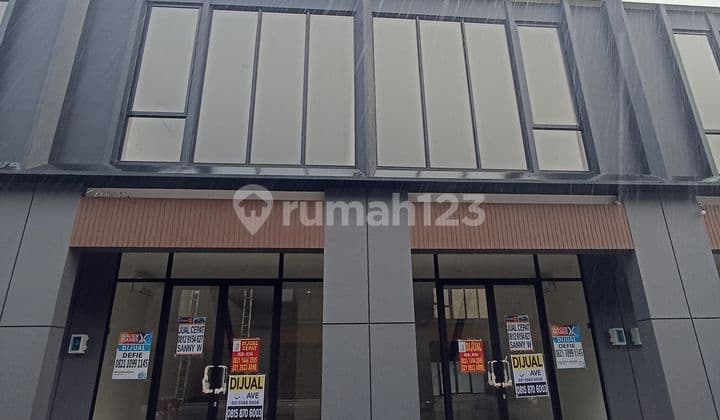 For Sale Fast 2-Story Shop House in Hampton Avenue, Strategic Location