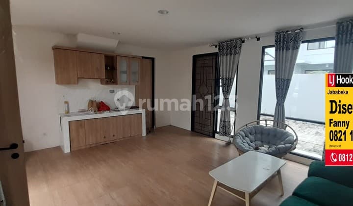 Disewakan Rumah 2 Lantai Cluster Waterfront Lippo Cikarang