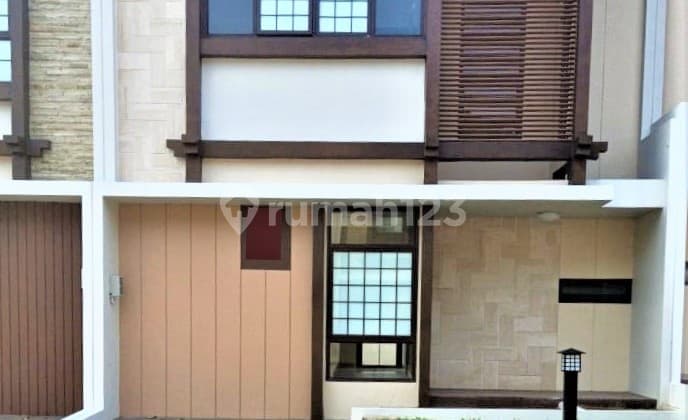 Disewakan Rumah Strategis 2 Lantai Cluster Patio Lippo Cikarang