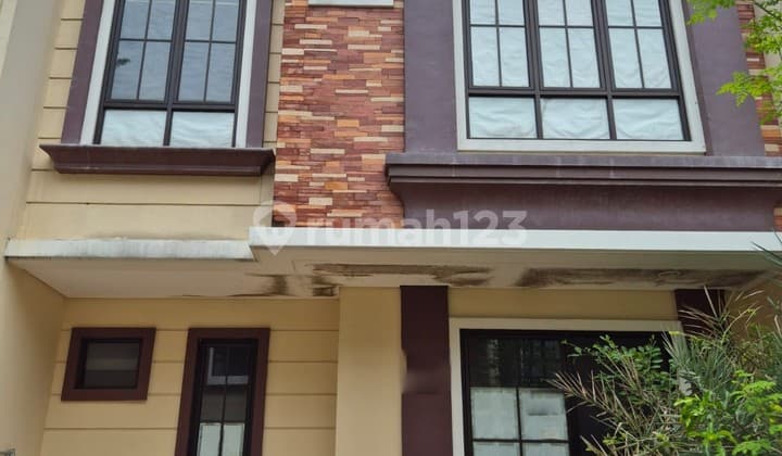 Dijual Rumah Strategis 2 Lantai Cluster Cataluna Jababeka