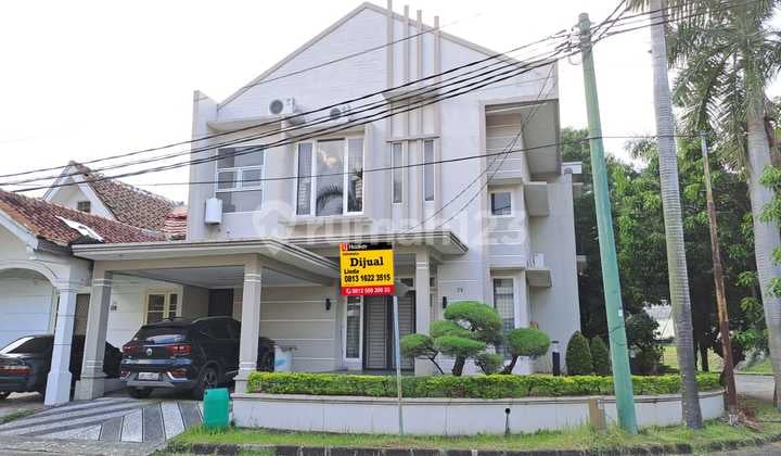 Dijual Atau Disewakan Rumah Luas Dan Mewah 2 Lantai, Dago Lippo Cikarang