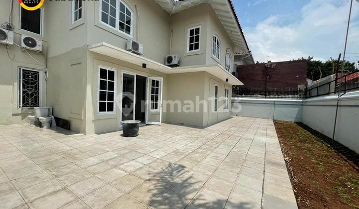 Disewakan Rumah Mewah Siap Huni Lokasi Strategis Cluster Menteng Lippo Cikarang