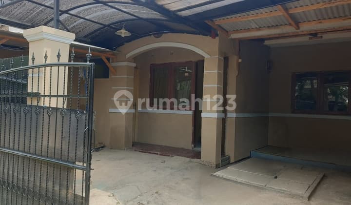 Rumah dengan Lokasi Strategis dan Siap Huni