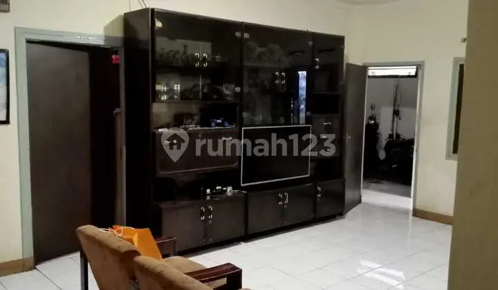 Rumah Dalam Komplek Sekitaran Sayap Sukajadi